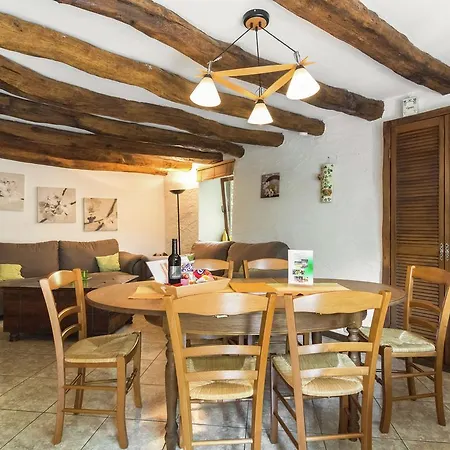 Quaint In With Lavish Interiors Apartment Sensenruth