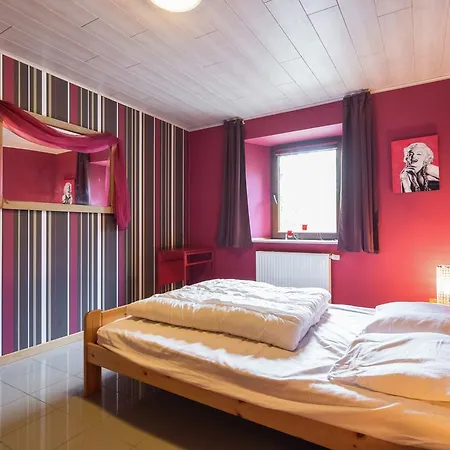 Quaint In With Lavish Interiors Appartamento
