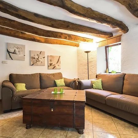 Quaint In With Lavish Interiors Apartment